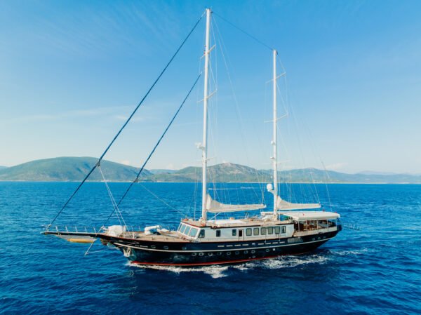 Charter Sea Dream sailing yacht - Opus Yachting