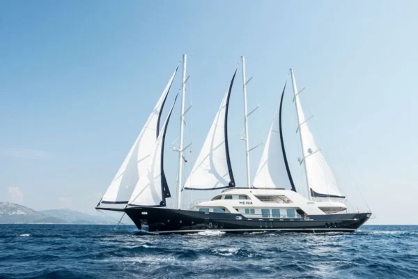 6 cabins sailing yacht rentals - Opus Yachting