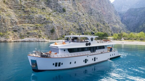 Trawler charter Fethiye - Opus Yachting