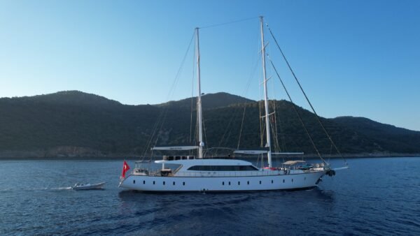 Queen of Makri sailing yacht