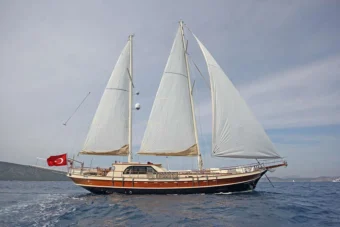 Luxury motor sailer rentals Endless yacht - Opus Yachting