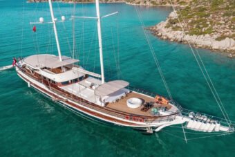halcon del mar luxury yacht