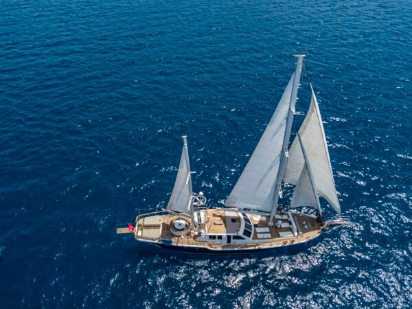 opus-yachting-sailing-yacht-luja