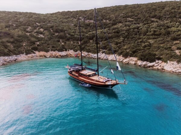 opus-yachting-motor-sailer-capricorn-1-blue-cruise-holidays