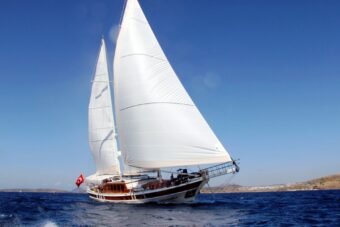 opus-yachting-motor-sailer-cevri-hasan-5-exterior-blue-cruise-holidays