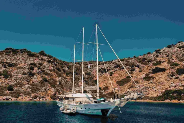 Bella Mare yacht rental - Opus Yachting